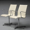 Arne Jacobsen. Et par armstole, model 3273 Oxford 2
