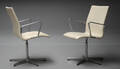 Arne Jacobsen. Et par armstole, model 3273 Oxford 2