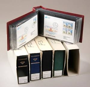 En samling FDC fra Færøerne 1975-1991, i fem mapper. 5