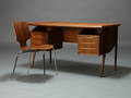 Dansk møbelproducent. Fritstående skrivebord samt stol 2