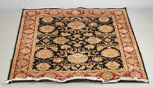 Håndknyttet tæppe. 309 x 243 cm Denne vare er sat til omsalg under nyt varenummer 4521732