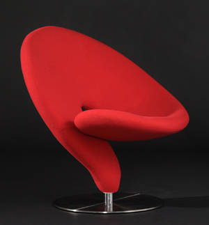 Moderne design. Hvilestol på sokkel