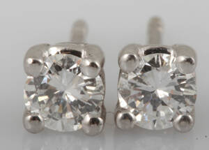 Earrings in 14k with brilliant cut diamonds 0.45 ct