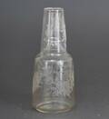 Vattenkaraff med glas