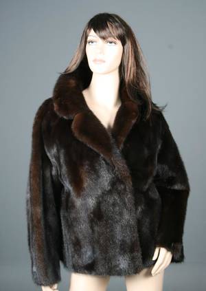 SAGA Kort mink jakke af mørkbrun mink str. ca. 4042