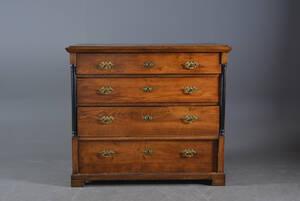 Byrå 4-lådig, 1800-tal.