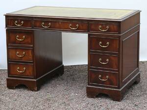 Hurtsskrivbord, England, 1900-tal