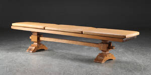 Bænk af eg med hynder af lyst patineret læder