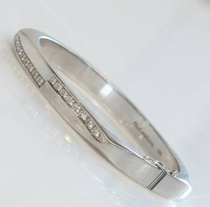 Fast brillantarmbånd