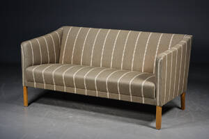 Sofa monteret med stribet uld