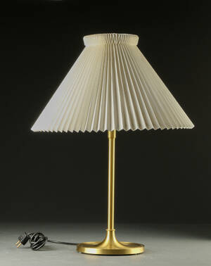 Aage Petersen for Le Klint, model 328, teleskop bordlamper
