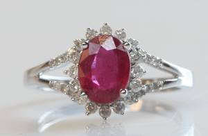 Rubin- og brillantring