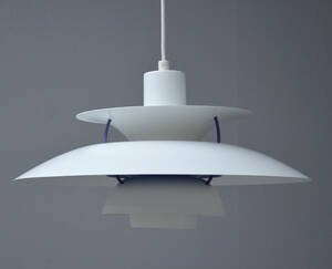 Poul Henningsen. PH5 pendel af hvidlakeret metal - Classic White 