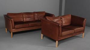 Dansk møbelproducent. Tre og to pers. sofa. 2