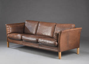 Mogens Hansen, trepersoners lædersofa, model 2225.