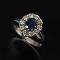 Ring 18 k vitguld safir diamanter