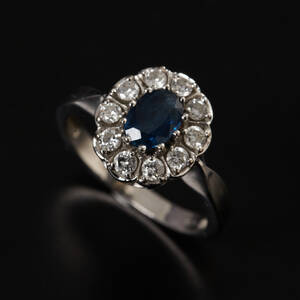 Ring 18 k vitguld safir diamanter