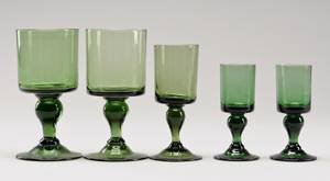 Samling mundblæste grønne glas 17