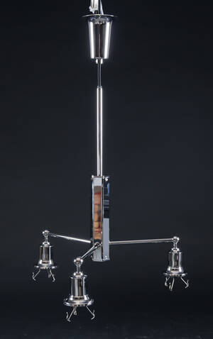 Poul Henningsen. PH Stammekrone med stel af forkromet meta Denne vare er sat til omsalg under nyt varenummer 4952930