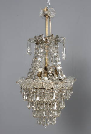 Sækkeformet prismelysekrone. Start 1900-tallet.