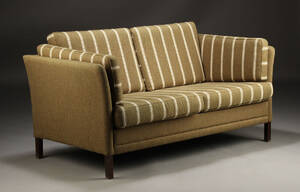 Dansk møbelproducent. To-pers sofa