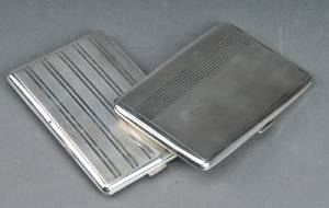 To cigaretetui af sølv 2