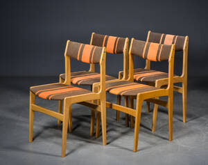 Dansk møbelproducent, 4 stole af eg  uld 4