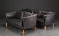 Tre-pers. samt to-pers. sofa, sort læder 2
