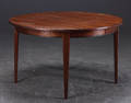 Omann Junior. Cirkulært spisebord m. udtræk, model 55 4