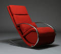 Moderne design gyngestol med skammel, model Temparance. Udstillingsmodel.
