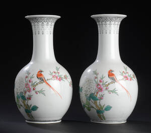 Et par kinesiske vaser af porcelæn, 1900-tallet 2