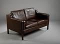Dansk møbelproducent. To pers. sofa