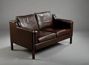 Dansk møbelproducent. To pers. sofa