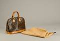 Louis Vuitton. Taske, model Alma