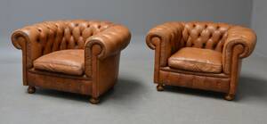 Chesterfield stil. Par lænestole i skai2