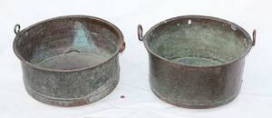 Kittlar i koppar 2st, 1800-tal