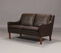 Dansk møbelproducent. To-pers. sofa