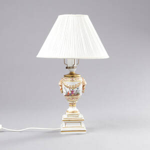 Bordslampa i porslin