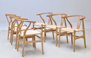 Hans J. Wegner 1914 - 2007. Sæt på seks Y-stole i patineret eg, model CH-24 6