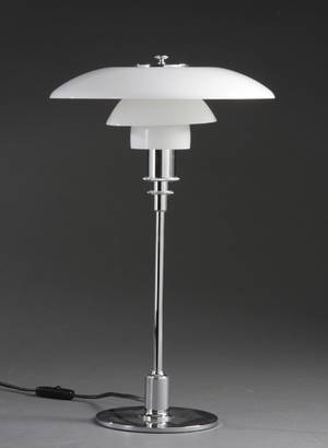 Poul Henningsen 1894 - 1967. PH 32 bordlampe
