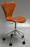 Arne Jacobsen. Kontorstol, model 3117, nybetrukket i anilinlæder Denne vare er sat til omsalg under nyt varenummer 4330632