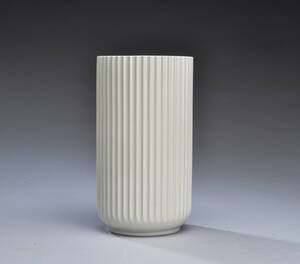 Lyngby. Vase af porcelæn