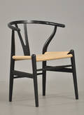 Hans J. Wegner 1914-2007  Y- stol i sortlakret eg