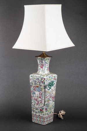 Kinesisk bordlampe af porcelæn