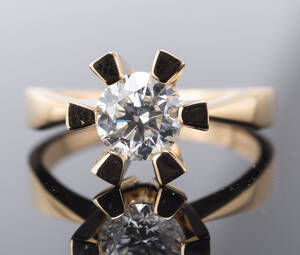 Solitairering med brillant på 0.80 ct. 14 kt. guld