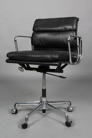 Charles Eames. Soft Pad kontorstol, Model EA-217 