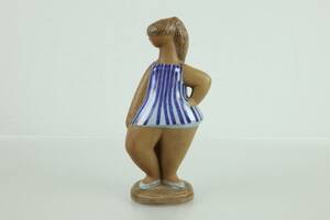 LISA LARSON, figurin, Dora, ur serien ABC-flickorna, Gustavsberg