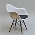 Charles Eames 1907 - 1978. Armstol, model DAW