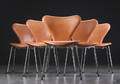 Arne Jacobsen. Seks syverstole model 3107, cognacfarvet læder 6 