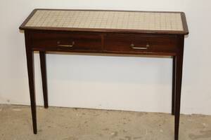HALLBORD MED MOSAIK 50-TAL, H 65, L 83 CM